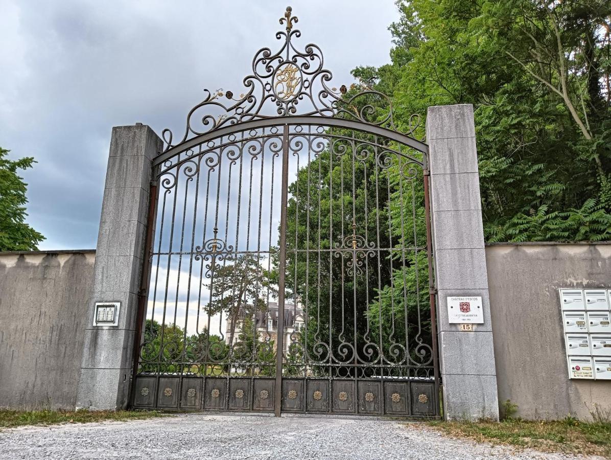 Chatescos - Estudio En Chateau Bagian luar foto